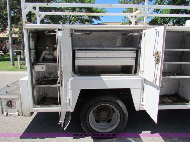 image for item E8491 2009 Ford F550 XLT utility truck