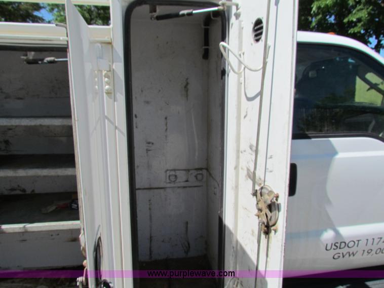 image for item E8491 2009 Ford F550 XLT utility truck