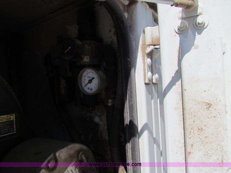 image for item E8491 2009 Ford F550 XLT utility truck