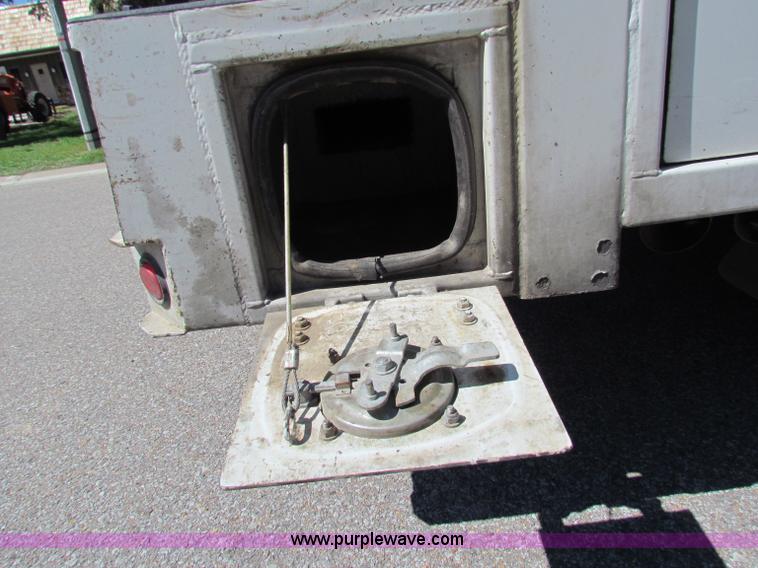 image for item E8491 2009 Ford F550 XLT utility truck