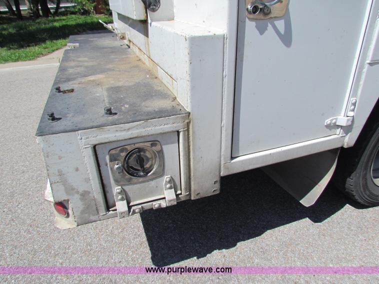 image for item E8491 2009 Ford F550 XLT utility truck