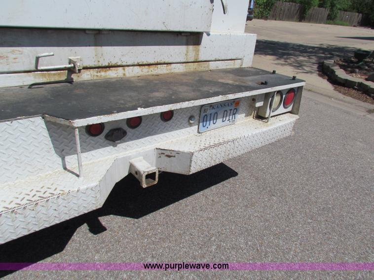 image for item E8491 2009 Ford F550 XLT utility truck