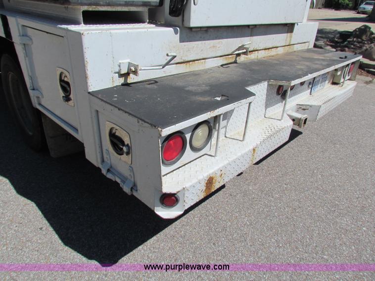 image for item E8491 2009 Ford F550 XLT utility truck