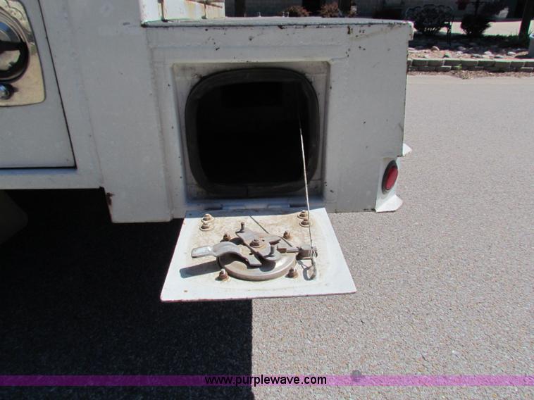 image for item E8491 2009 Ford F550 XLT utility truck