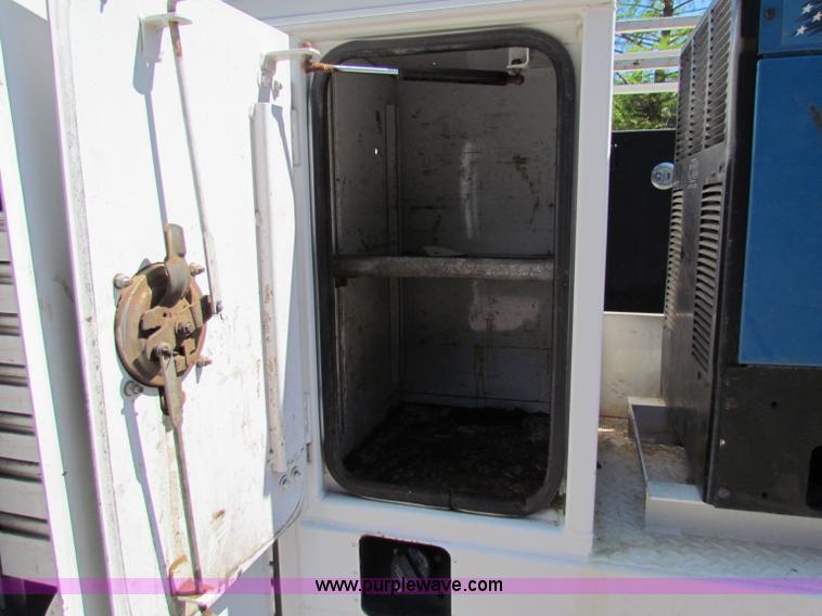 image for item E8491 2009 Ford F550 XLT utility truck