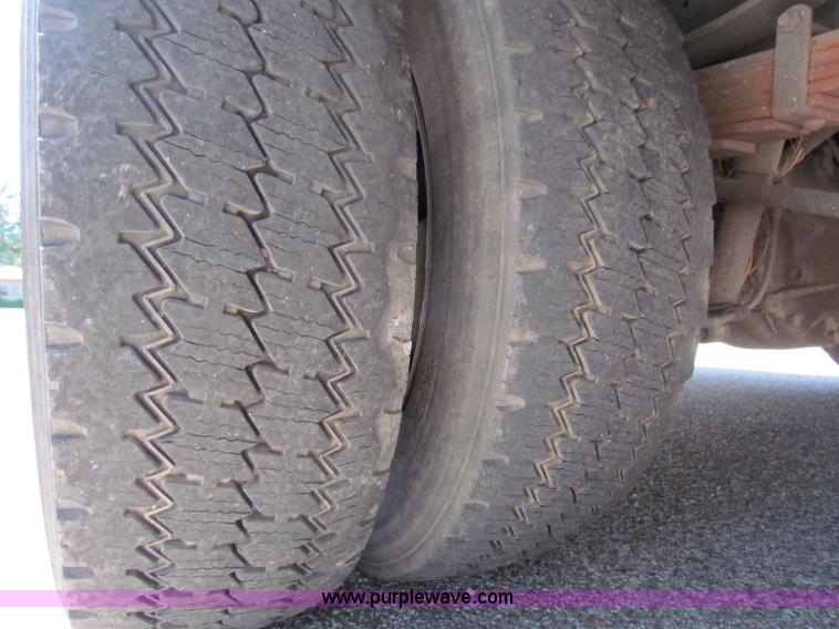 image for item E8491 2009 Ford F550 XLT utility truck