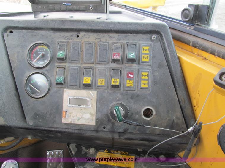 image for item F5012 1995 Volvo A35 haul truck