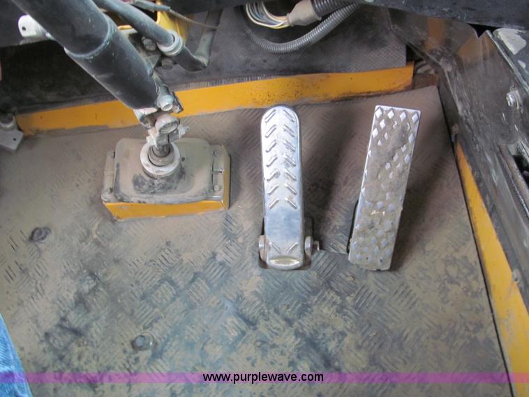 image for item F5012 1995 Volvo A35 haul truck