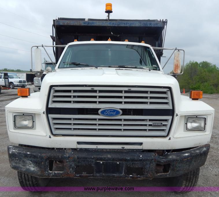 image for item F5040 1989 Ford F800 dump truck