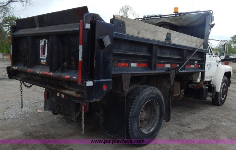 image for item F5040 1989 Ford F800 dump truck