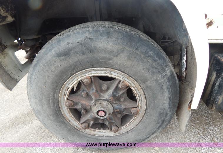 image for item F5040 1989 Ford F800 dump truck