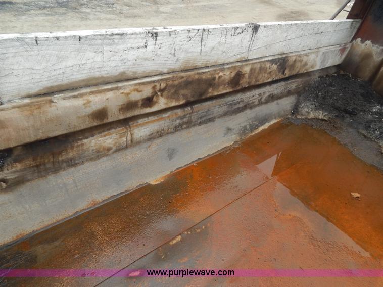 image for item F5040 1989 Ford F800 dump truck