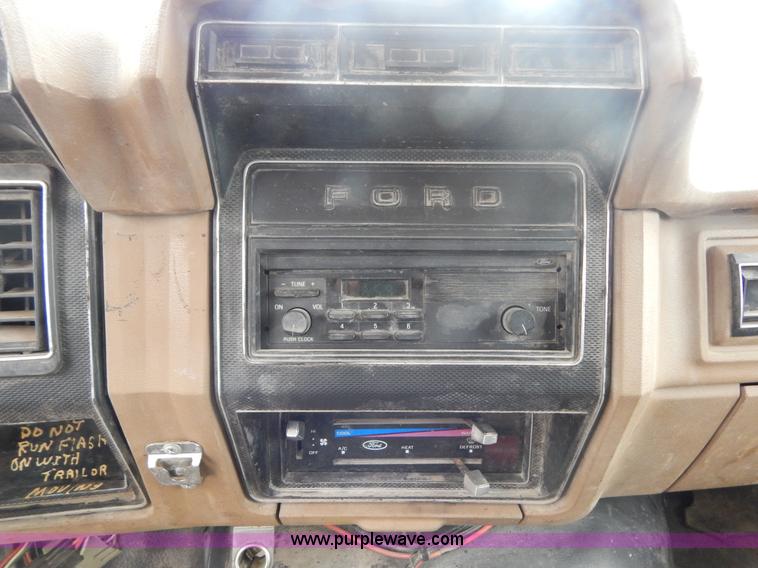 image for item F5040 1989 Ford F800 dump truck