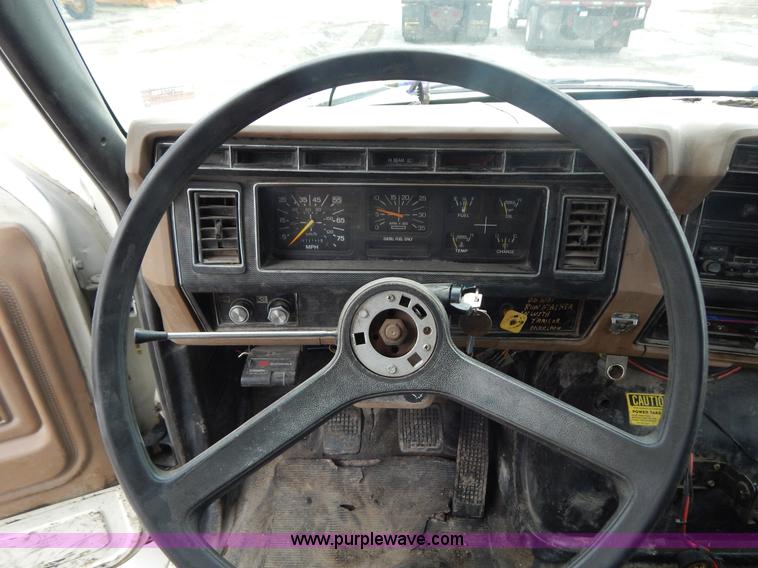 image for item F5040 1989 Ford F800 dump truck