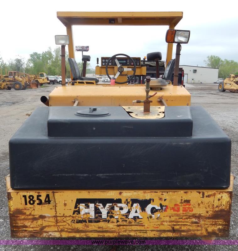 image for item F5041 Hypac C776C articulated vibratory roller
