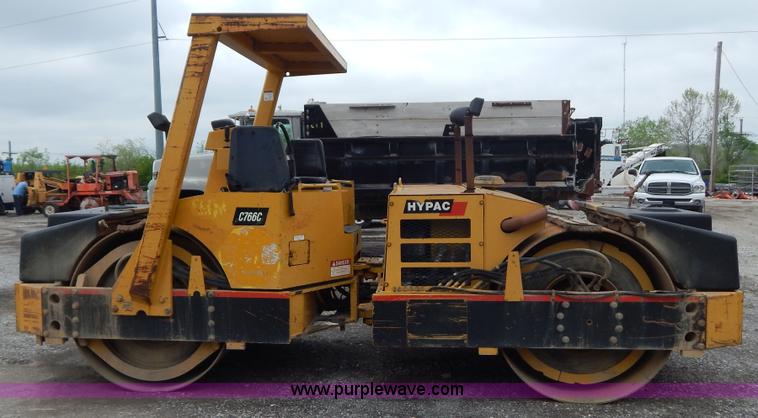 image for item F5041 Hypac C776C articulated vibratory roller