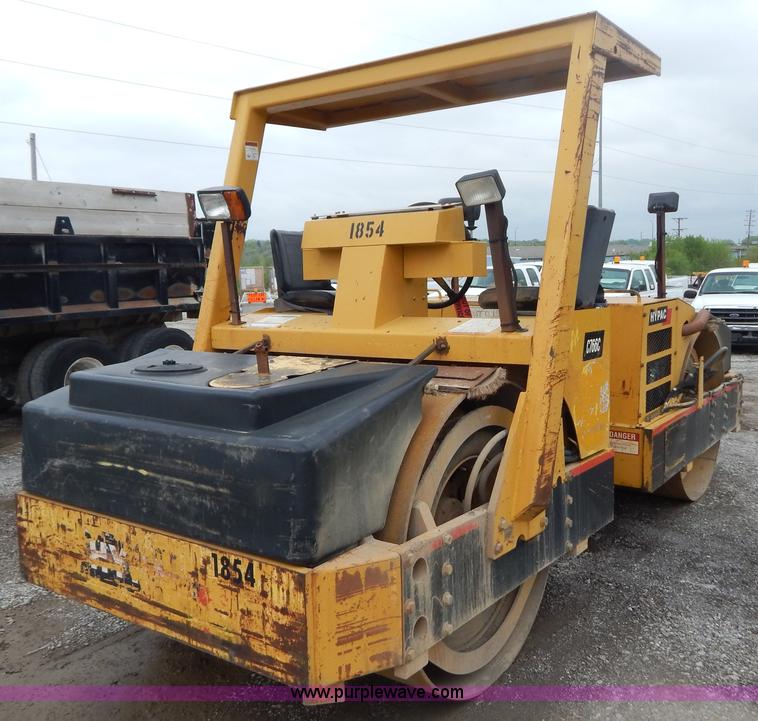 image for item F5041 Hypac C776C articulated vibratory roller