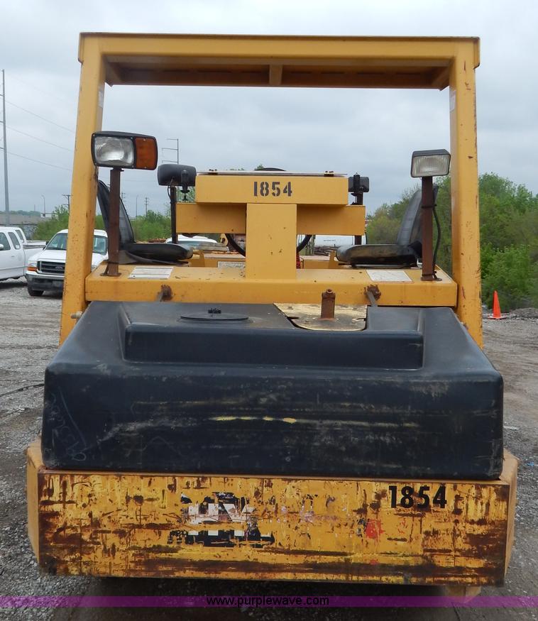 image for item F5041 Hypac C776C articulated vibratory roller