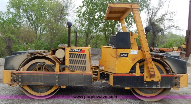 image for item F5041 Hypac C776C articulated vibratory roller