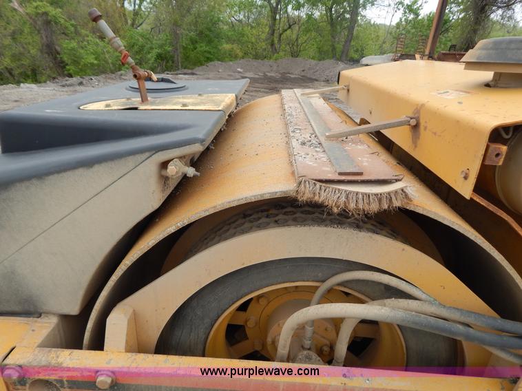 image for item F5041 Hypac C776C articulated vibratory roller