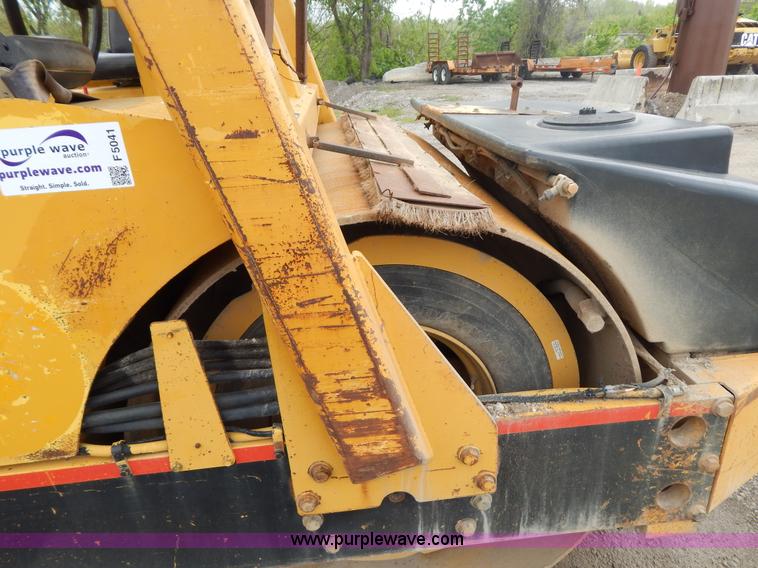 image for item F5041 Hypac C776C articulated vibratory roller