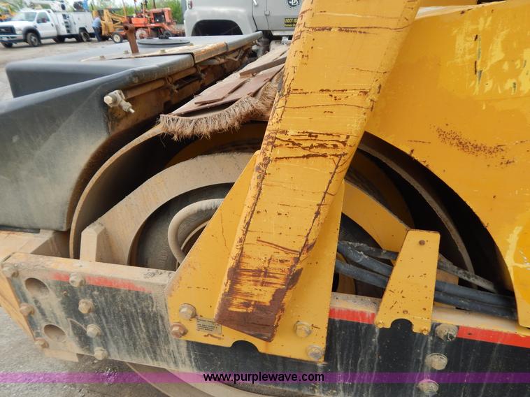 image for item F5041 Hypac C776C articulated vibratory roller