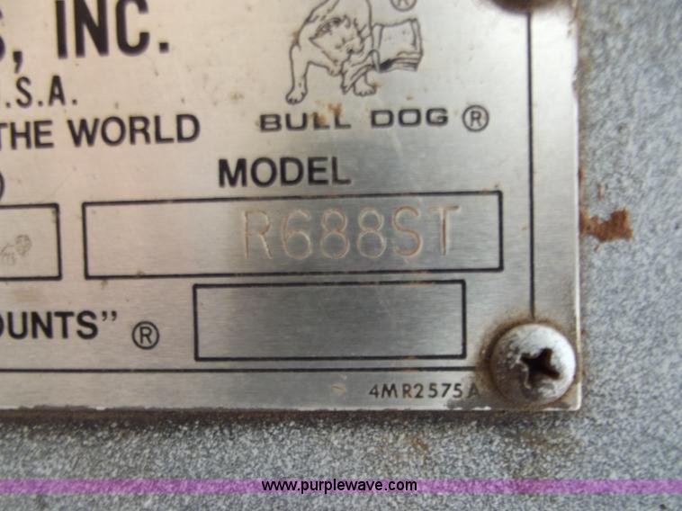 image for item F5045 1988 Mack R688ST semi truck