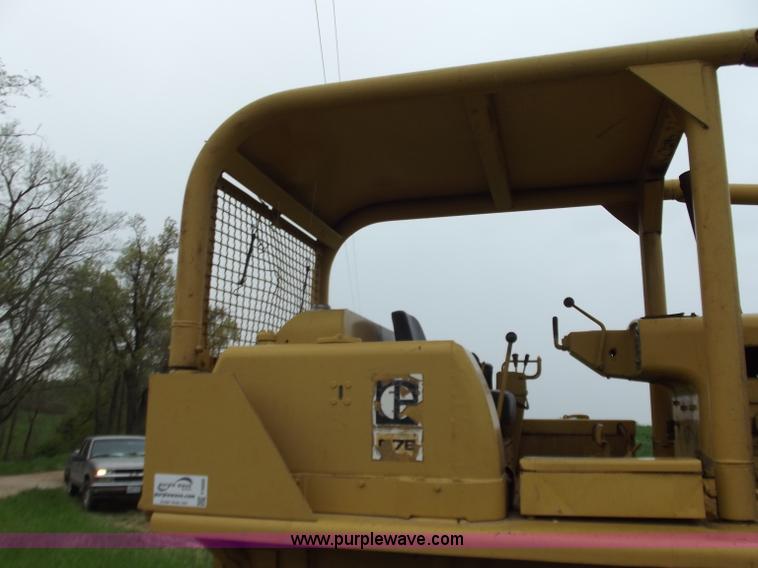 image for item F5050 1968 Caterpillar D7E dozer
