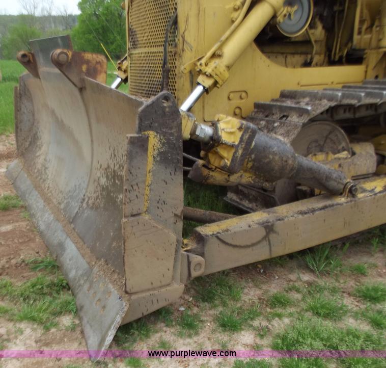 image for item F5050 1968 Caterpillar D7E dozer