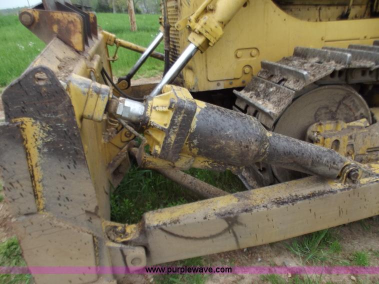 image for item F5050 1968 Caterpillar D7E dozer