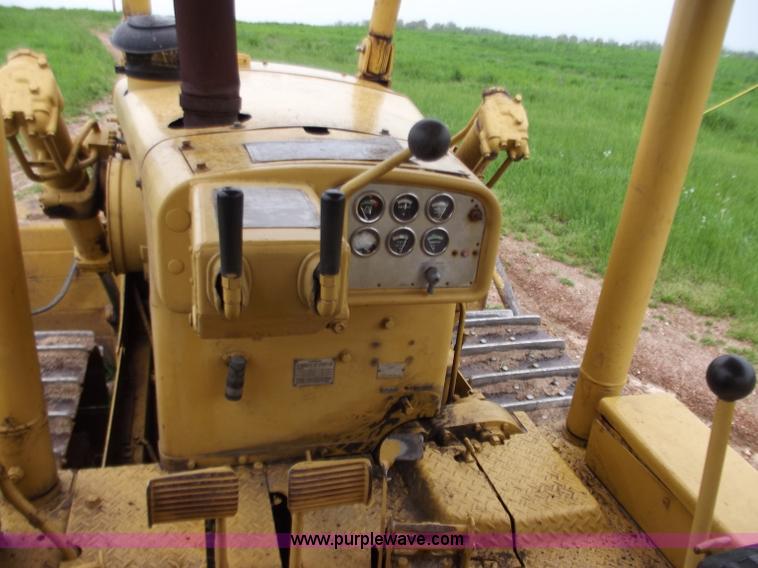 image for item F5050 1968 Caterpillar D7E dozer
