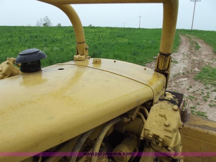 image for item F5050 1968 Caterpillar D7E dozer