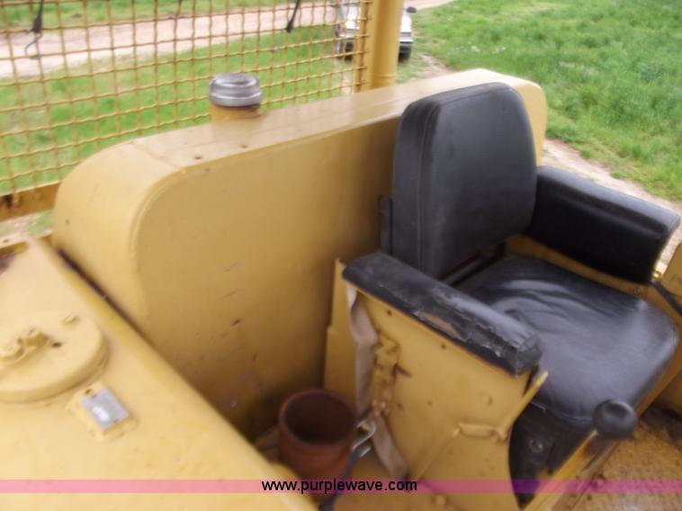 image for item F5050 1968 Caterpillar D7E dozer