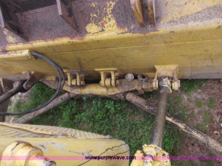image for item F5050 1968 Caterpillar D7E dozer
