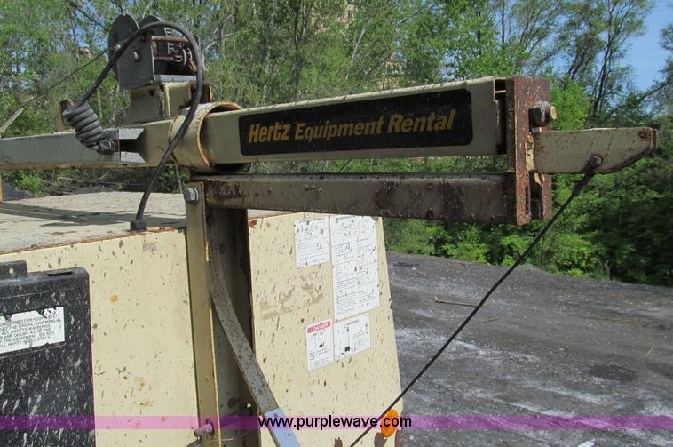 image for item F5054 1997 Ingersoll Rand L6-4MH light tower