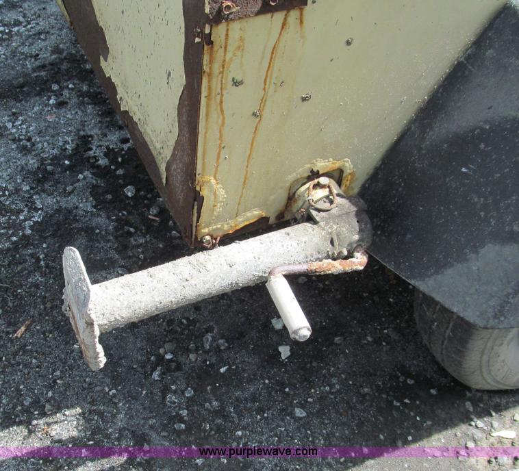 image for item F5054 1997 Ingersoll Rand L6-4MH light tower