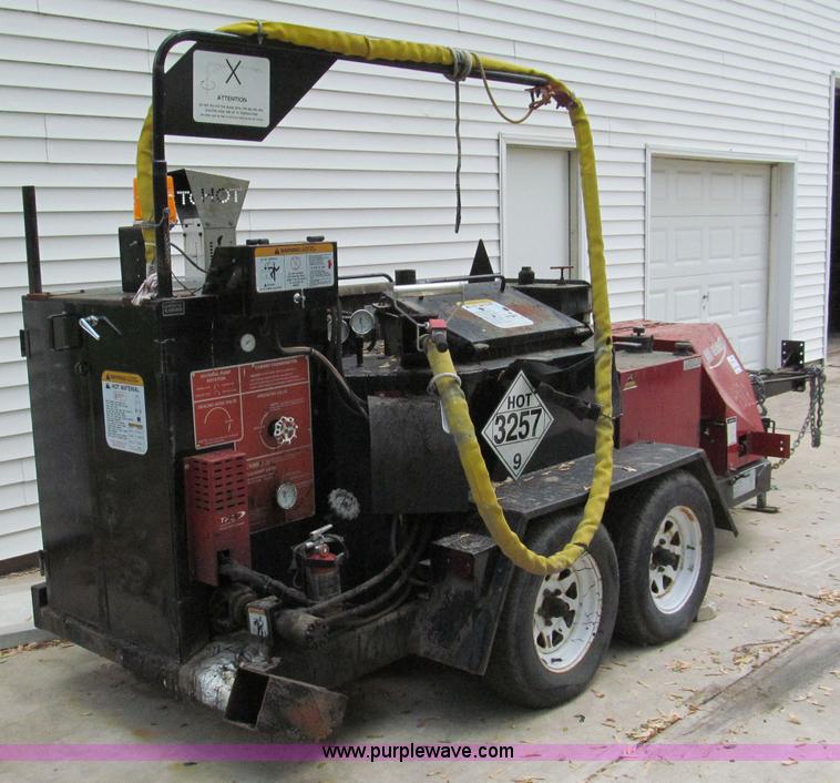 image for item F5061 2002 Cimline Magma 230 crack filler trailer