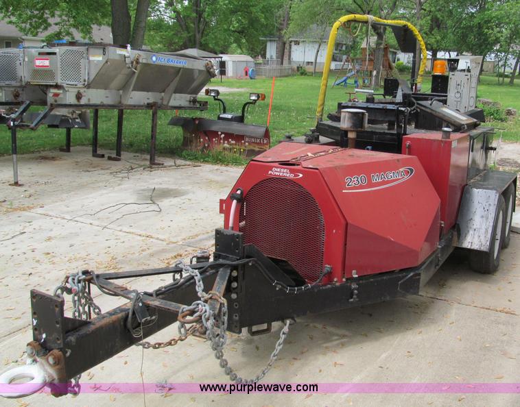 image for item F5061 2002 Cimline Magma 230 crack filler trailer