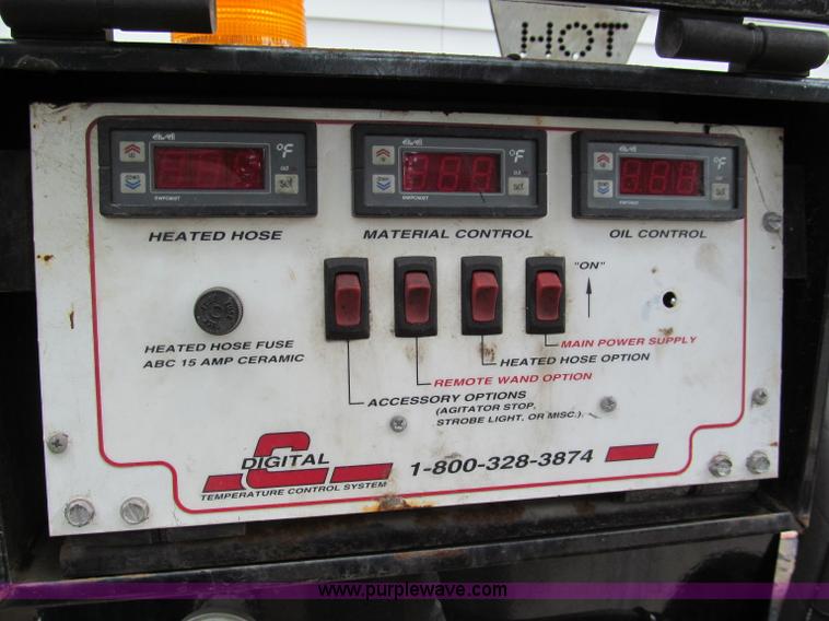 image for item F5061 2002 Cimline Magma 230 crack filler trailer