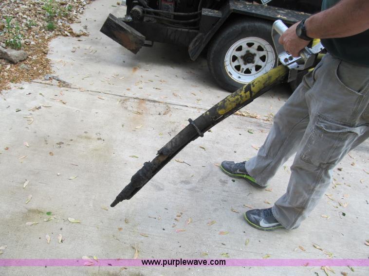 image for item F5061 2002 Cimline Magma 230 crack filler trailer