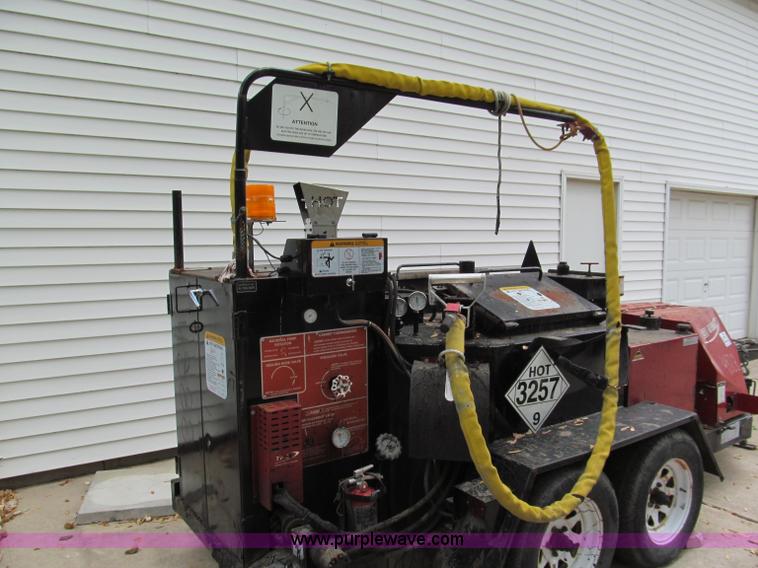 image for item F5061 2002 Cimline Magma 230 crack filler trailer