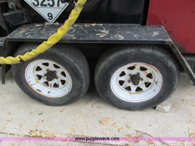 image for item F5061 2002 Cimline Magma 230 crack filler trailer