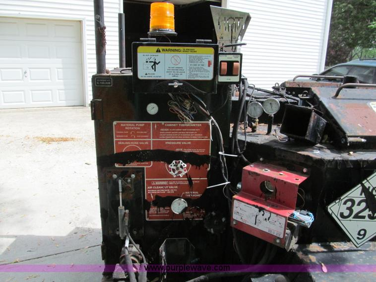 image for item F5062 2002 Cimline Magma 230 crack filler trailer