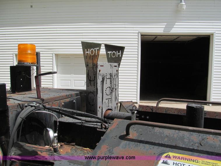 image for item F5062 2002 Cimline Magma 230 crack filler trailer