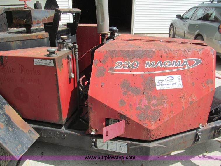 image for item F5062 2002 Cimline Magma 230 crack filler trailer