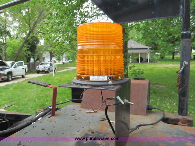 image for item F5062 2002 Cimline Magma 230 crack filler trailer