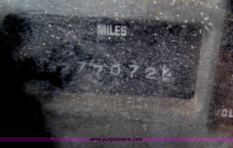 image for item F5067 1995 International 4900 dump truck