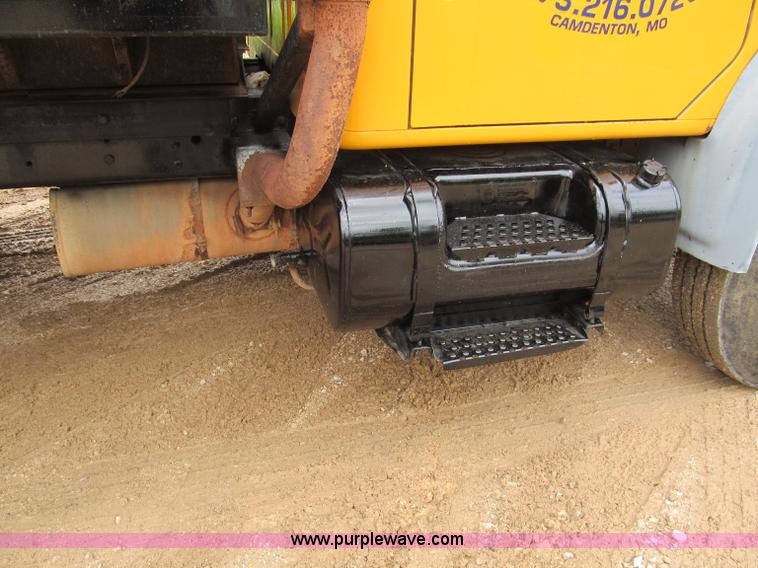 image for item F5067 1995 International 4900 dump truck