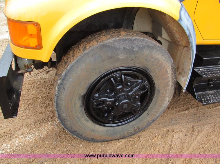 image for item F5067 1995 International 4900 dump truck