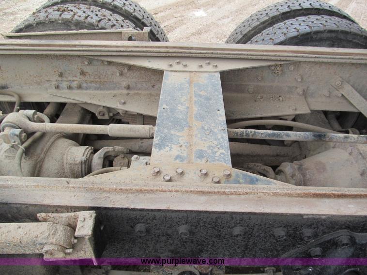 image for item F5067 1995 International 4900 dump truck